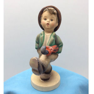 Goebel Hummel Figurine Globe Trotter #79 TMK3 Damaged